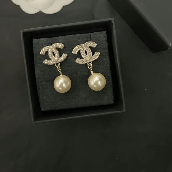 Chanel Earrings - Picture 5 of 5
